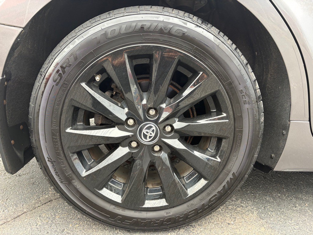 2019 Toyota Camry Image 34