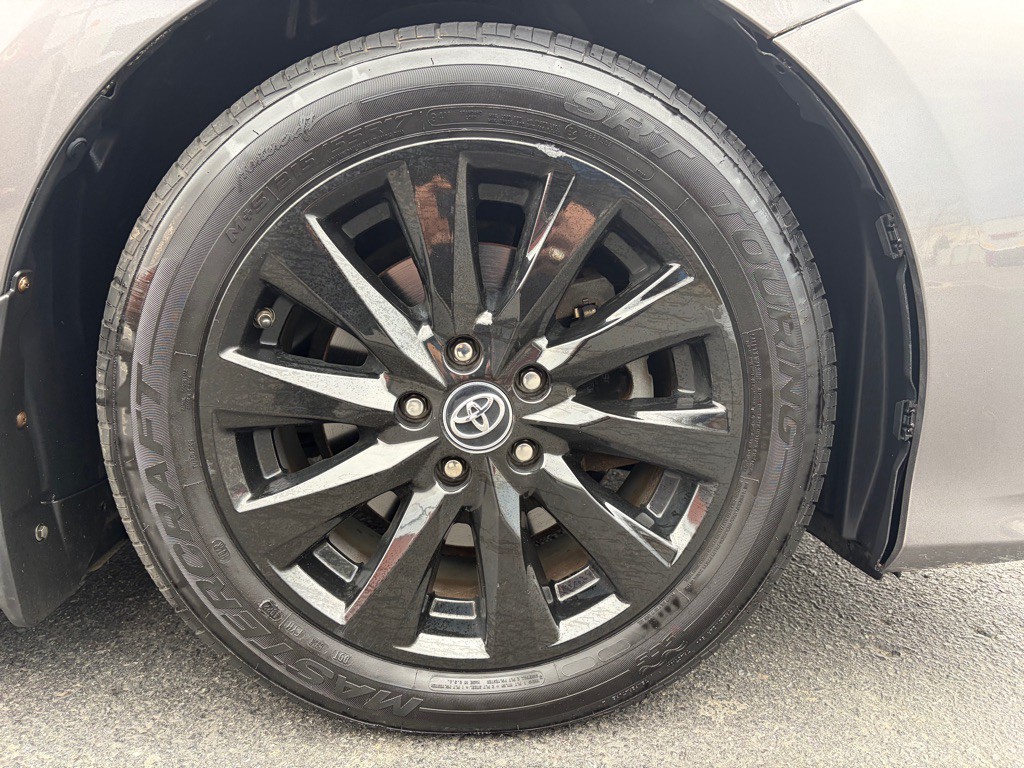 2019 Toyota Camry Image 35