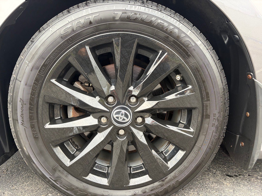 2019 Toyota Camry Image 36