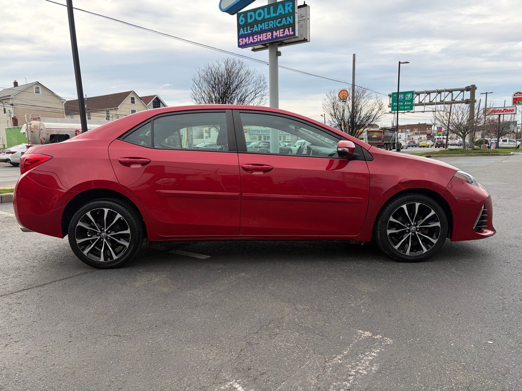 2017 Toyota Corolla Image 8