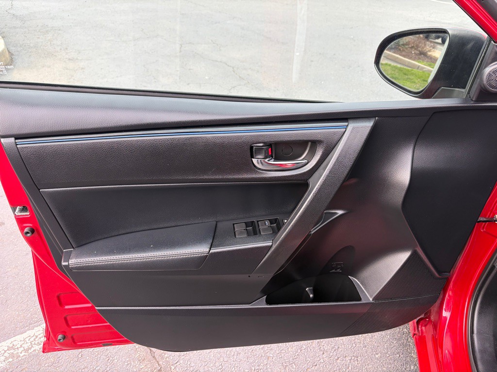 2017 Toyota Corolla Image 11