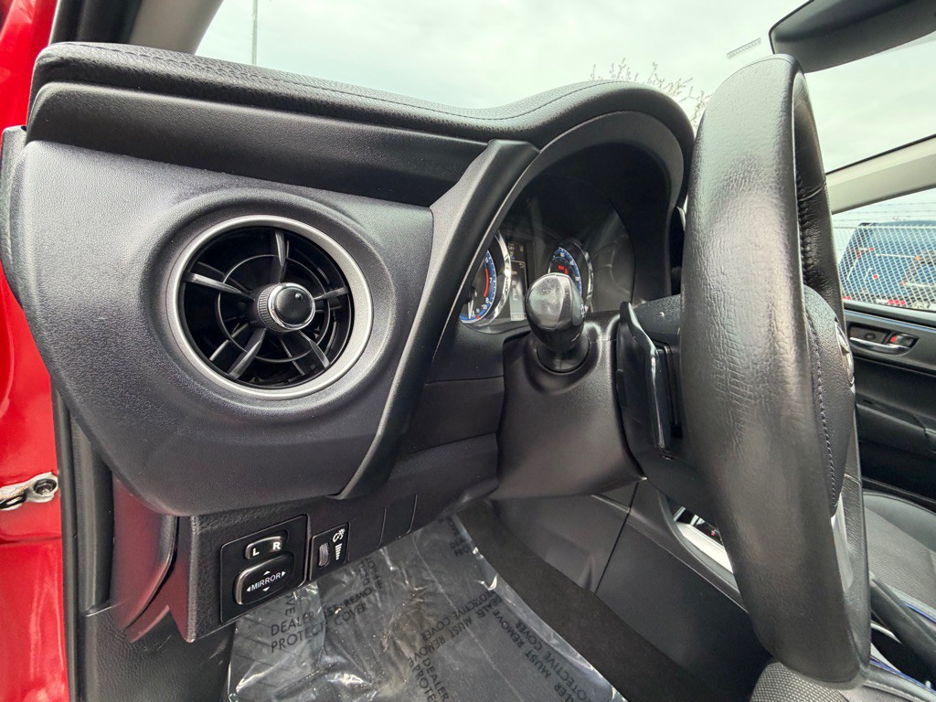 2017 Toyota Corolla Image 14