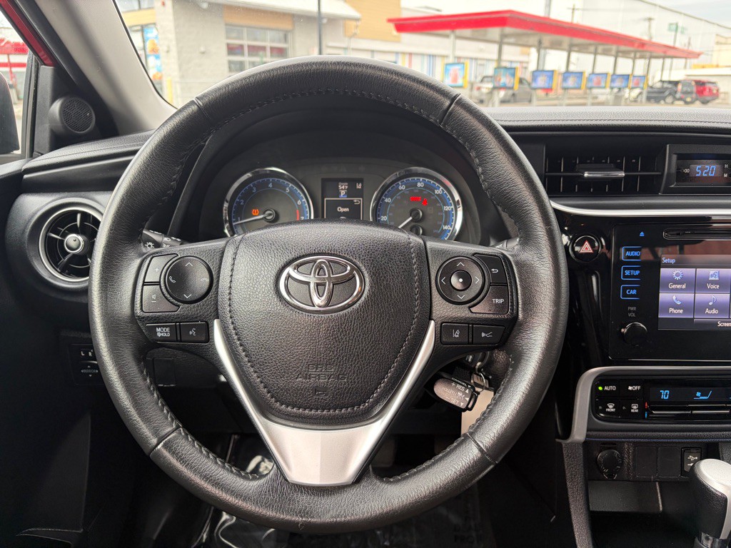 2017 Toyota Corolla Image 16