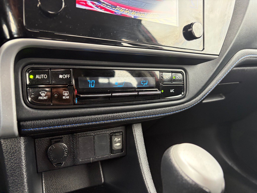 2017 Toyota Corolla Image 22