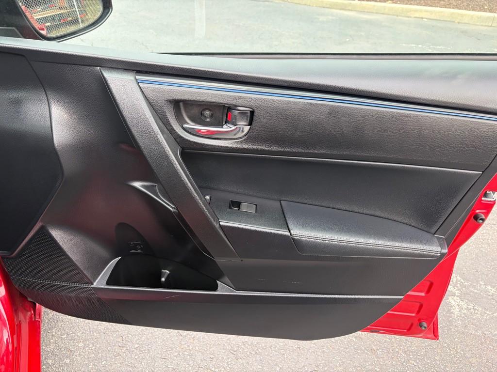 2017 Toyota Corolla Image 26