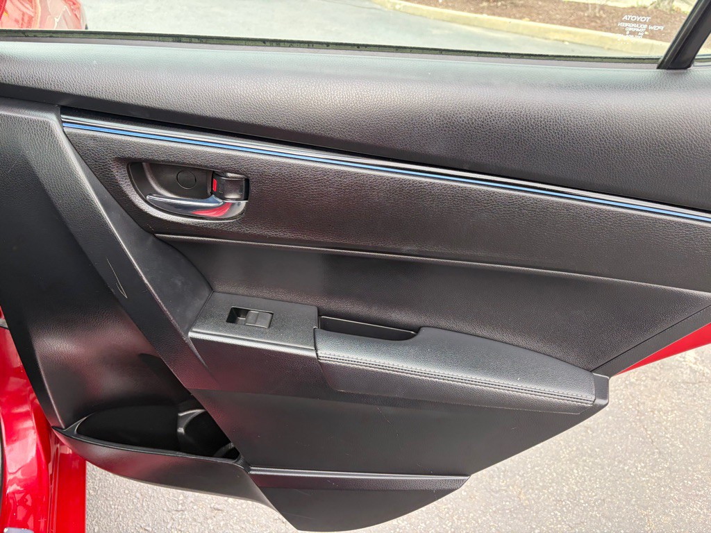 2017 Toyota Corolla Image 28