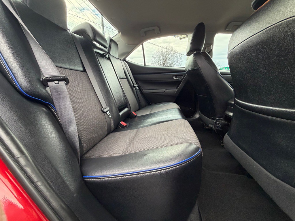 2017 Toyota Corolla Image 29