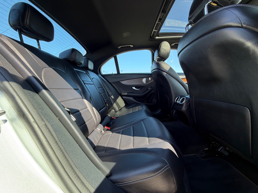 2021 Mercedes-Benz C-Class Image 32