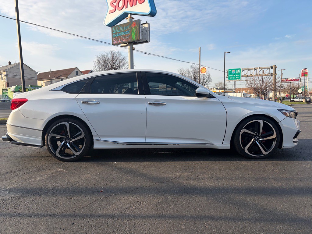 2019 Honda Accord Image 8