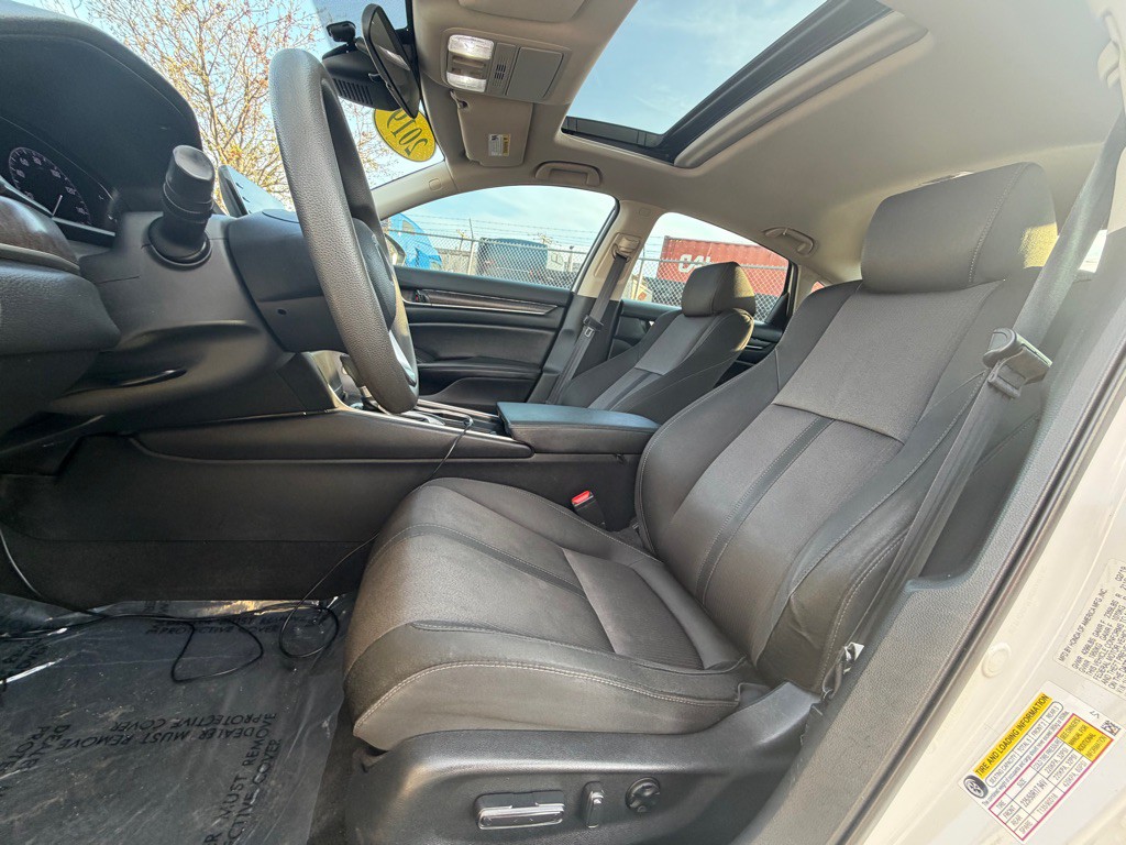 2019 Honda Accord Image 13