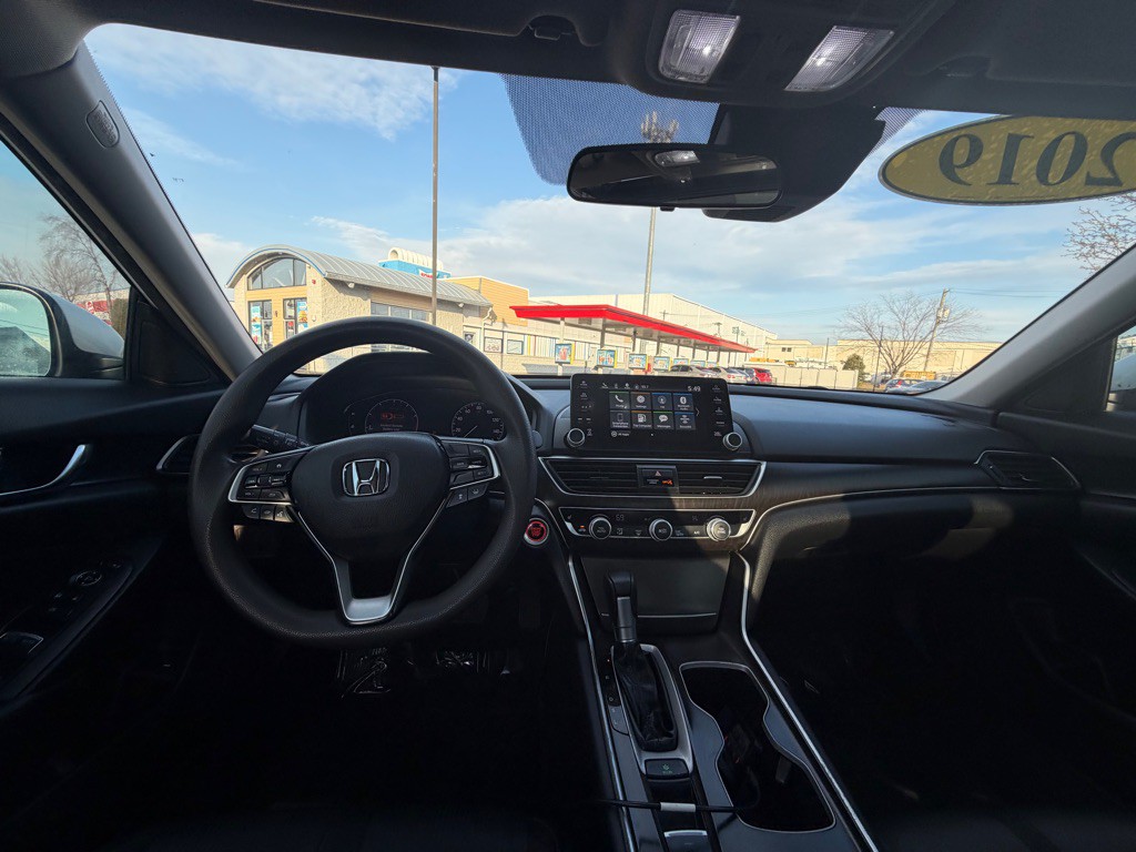 2019 Honda Accord Image 16