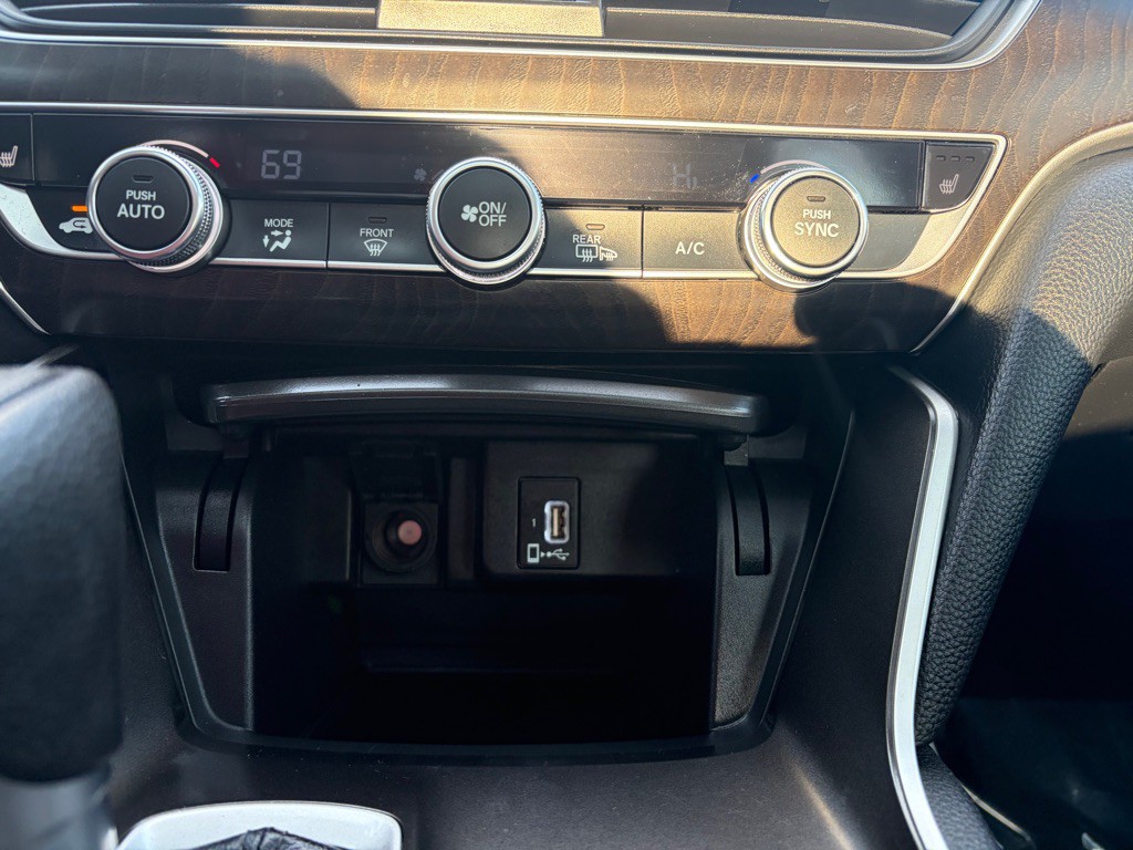 2019 Honda Accord Image 23