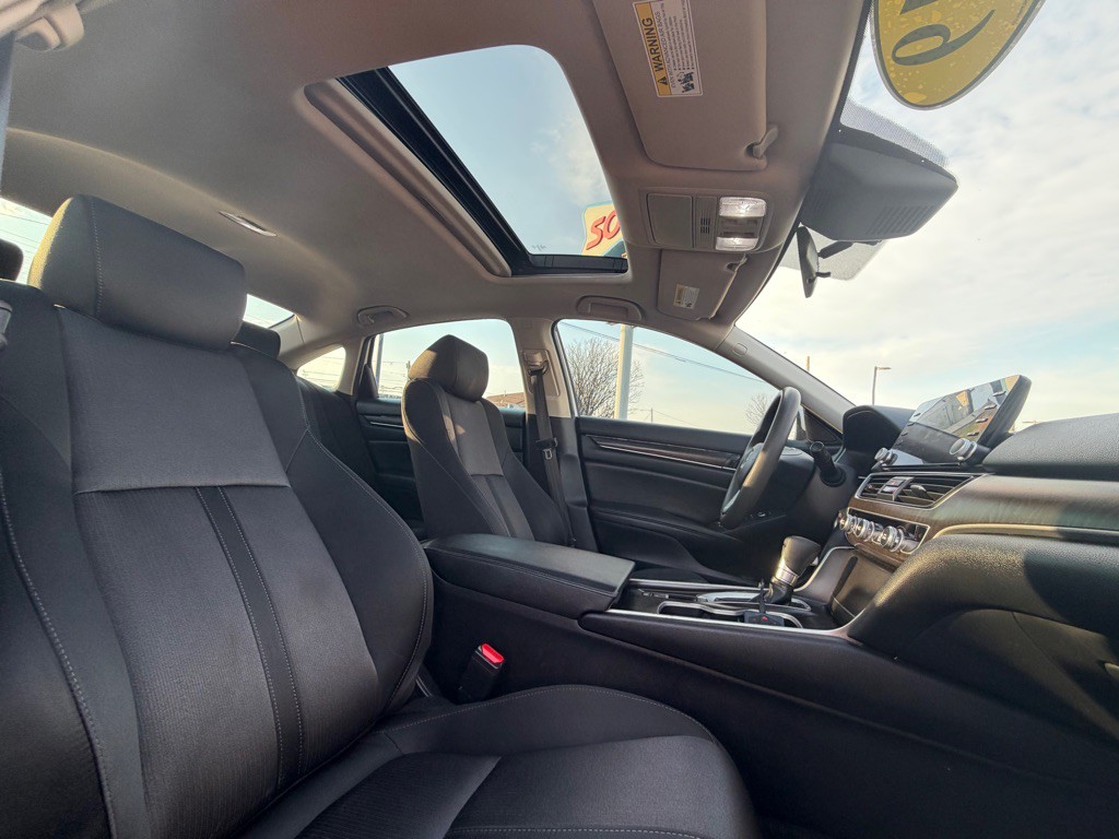 2019 Honda Accord Image 29