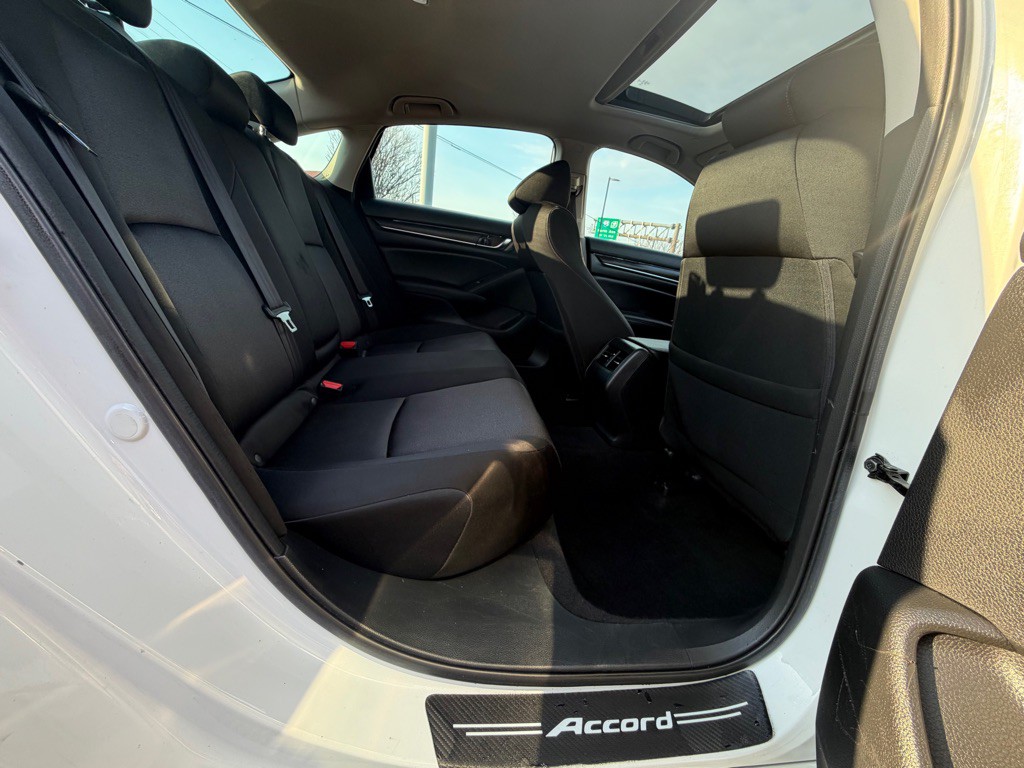 2019 Honda Accord Image 31