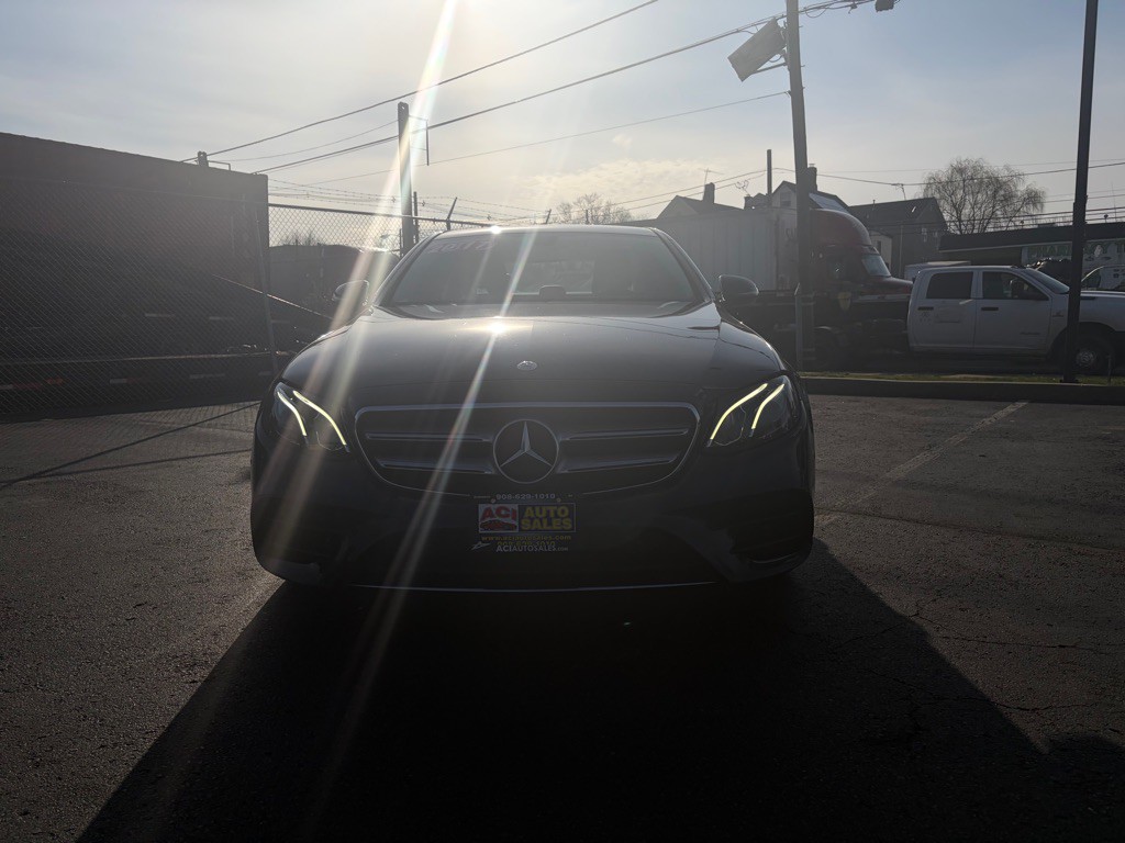 2017 Mercedes-Benz E-Class Image 9