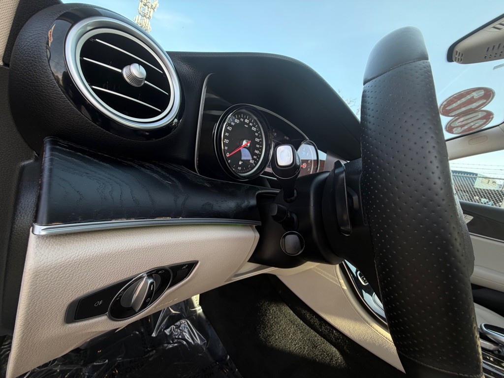 2017 Mercedes-Benz E-Class Image 18