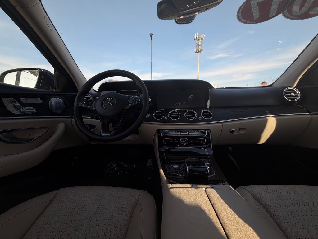 2017 Mercedes-Benz E-Class Image 19