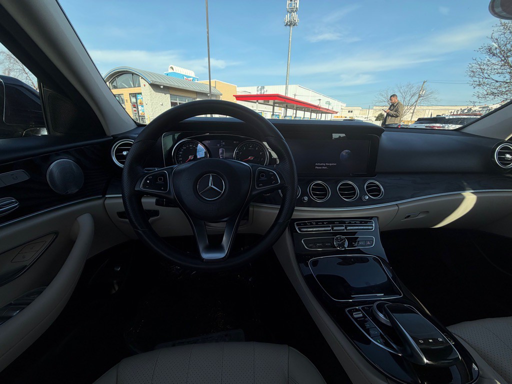 2017 Mercedes-Benz E-Class Image 20