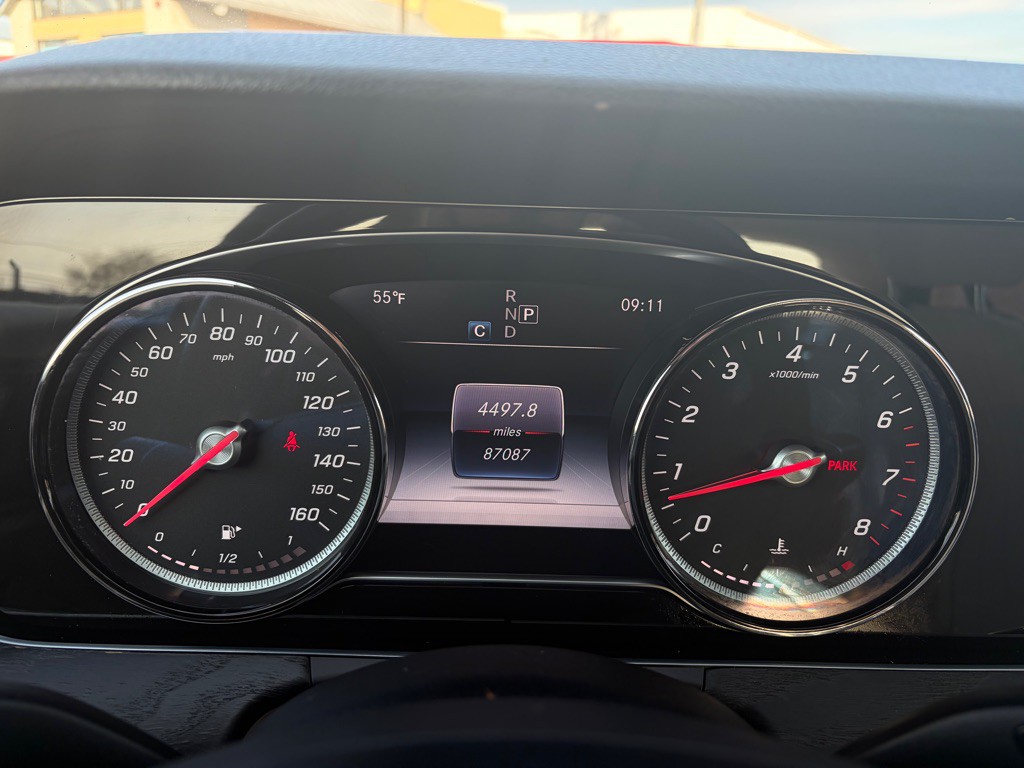 2017 Mercedes-Benz E-Class Image 21