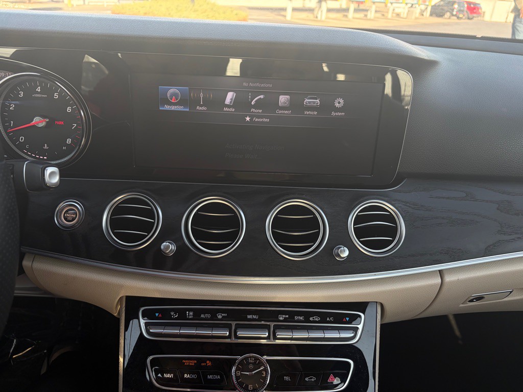 2017 Mercedes-Benz E-Class Image 24