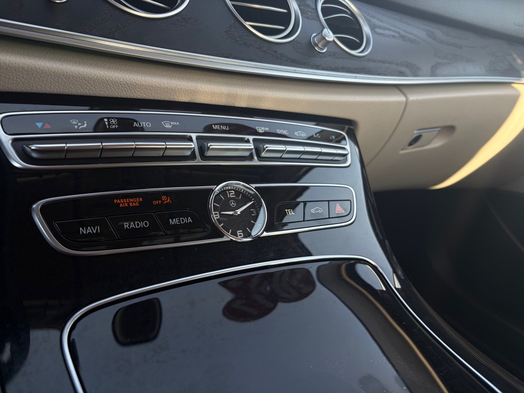 2017 Mercedes-Benz E-Class Image 26