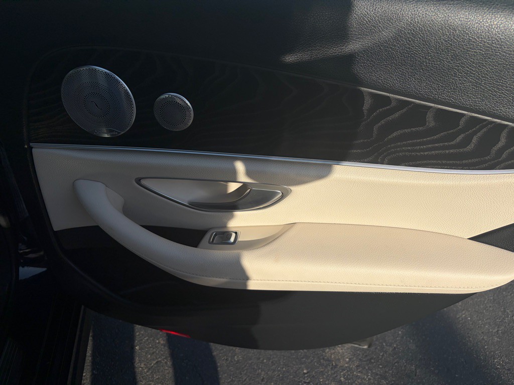 2017 Mercedes-Benz E-Class Image 34