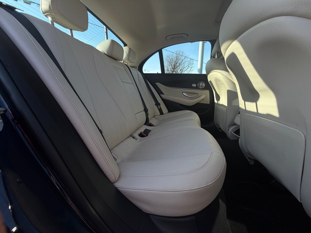 2017 Mercedes-Benz E-Class Image 36