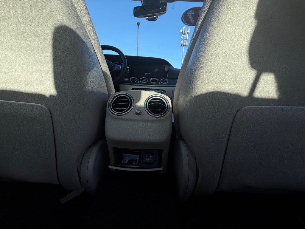 2017 Mercedes-Benz E-Class Image 37