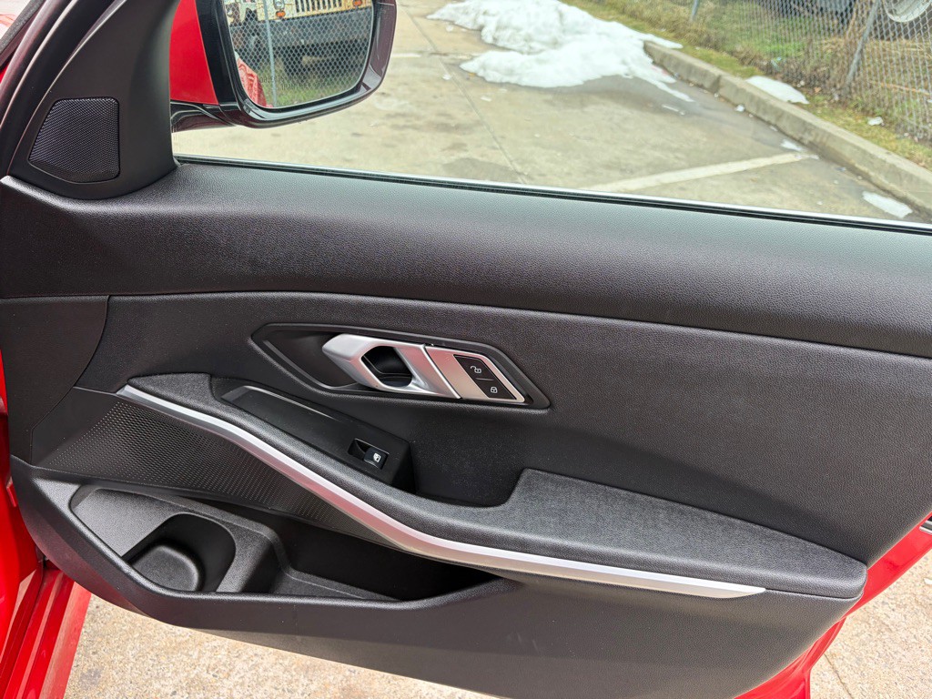 2021 BMW 3 Series Image 32