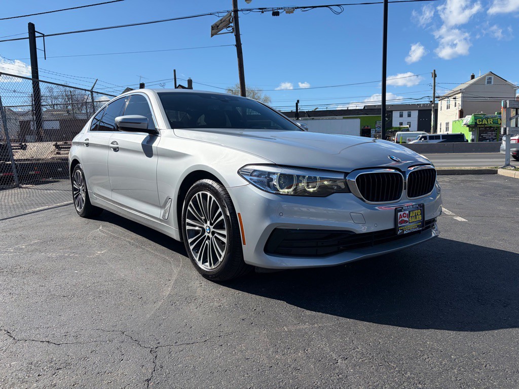 2019 BMW 5 Series Image 1