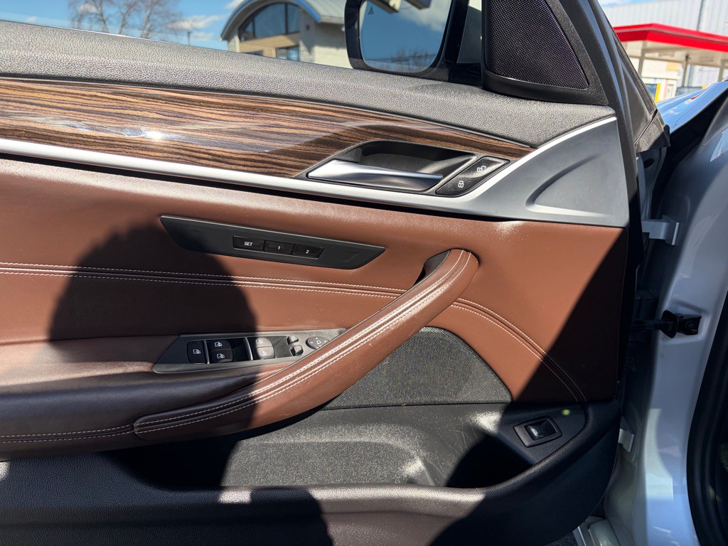 2019 BMW 5 Series Image 15