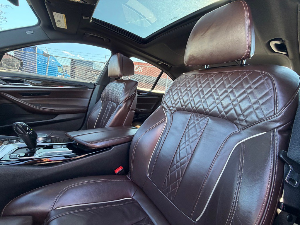 2019 BMW 5 Series Image 17