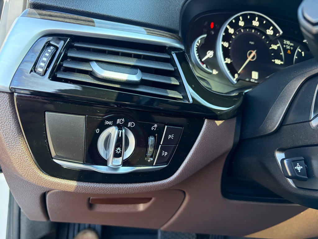 2019 BMW 5 Series Image 21