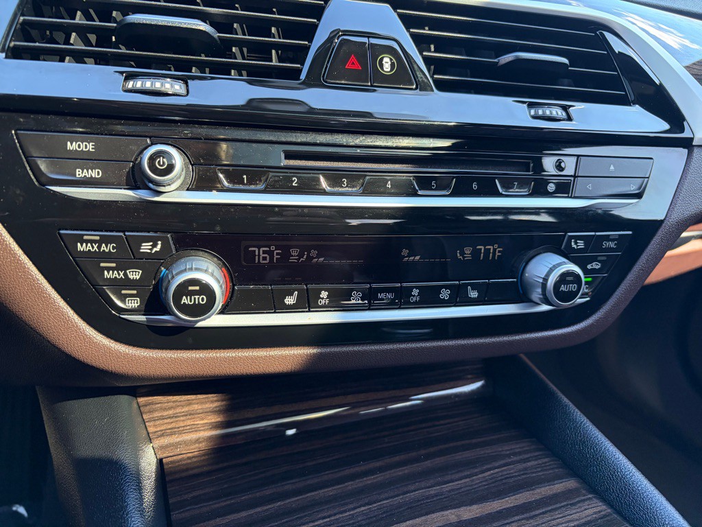 2019 BMW 5 Series Image 24