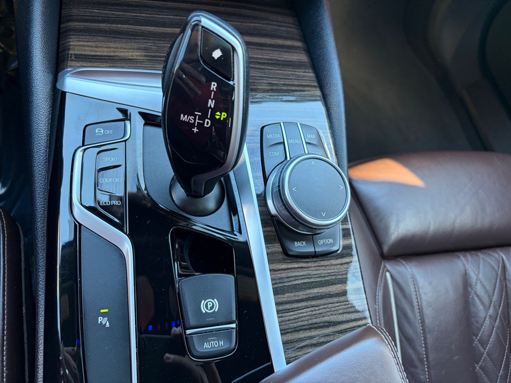 2019 BMW 5 Series Image 25