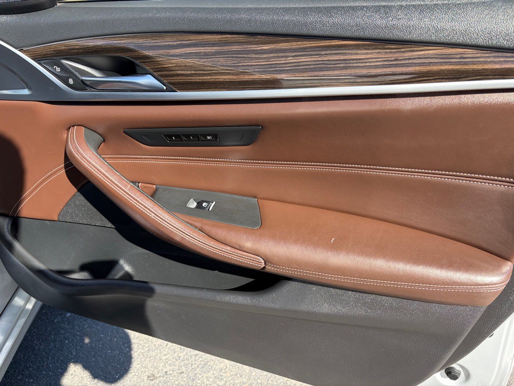 2019 BMW 5 Series Image 29