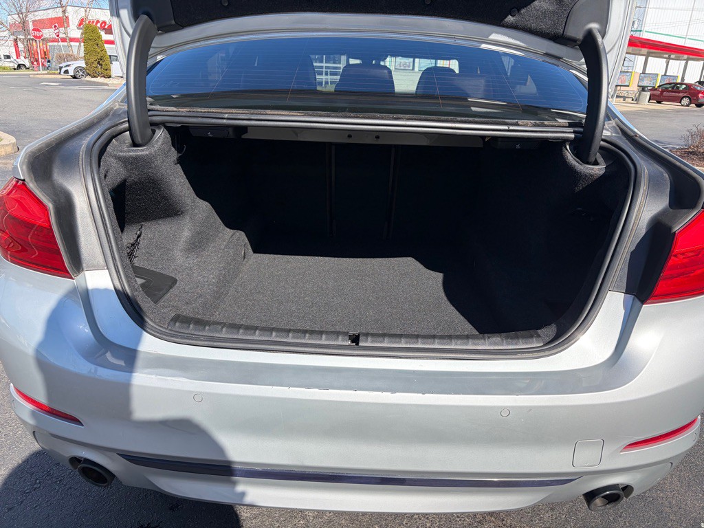 2019 BMW 5 Series Image 36