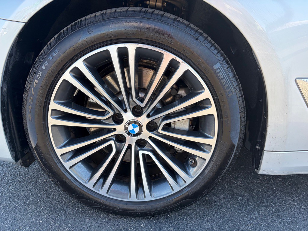 2019 BMW 5 Series Image 40