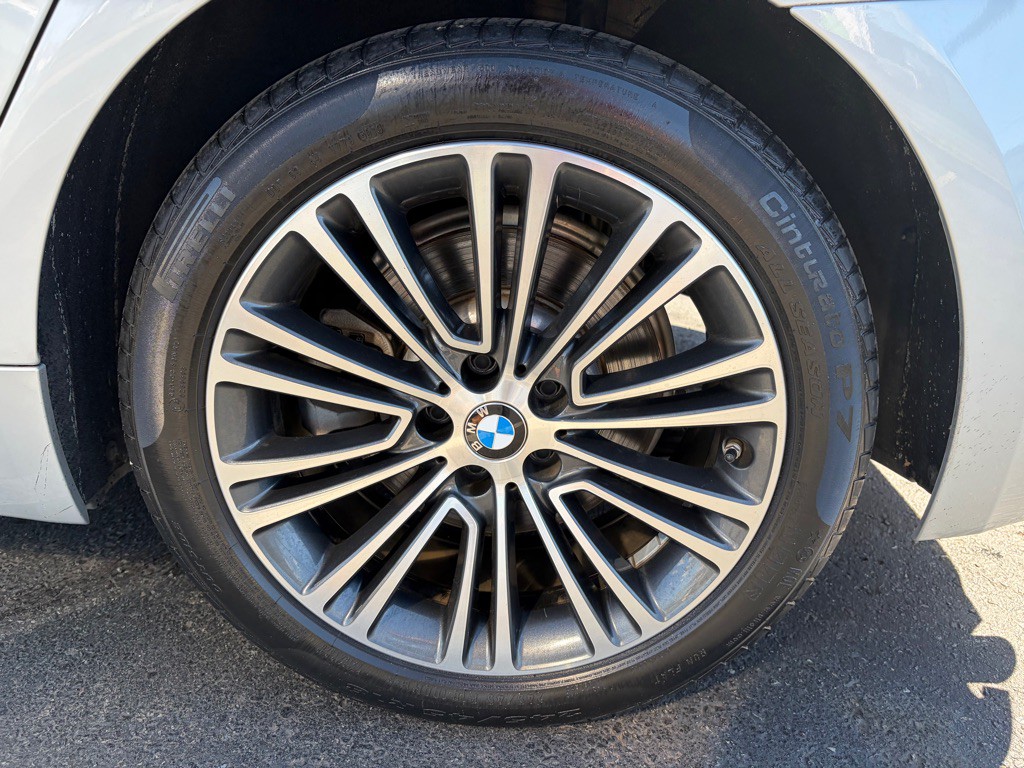 2019 BMW 5 Series Image 41