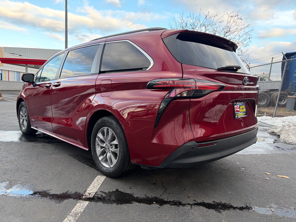 2021 Toyota Sienna Image 5