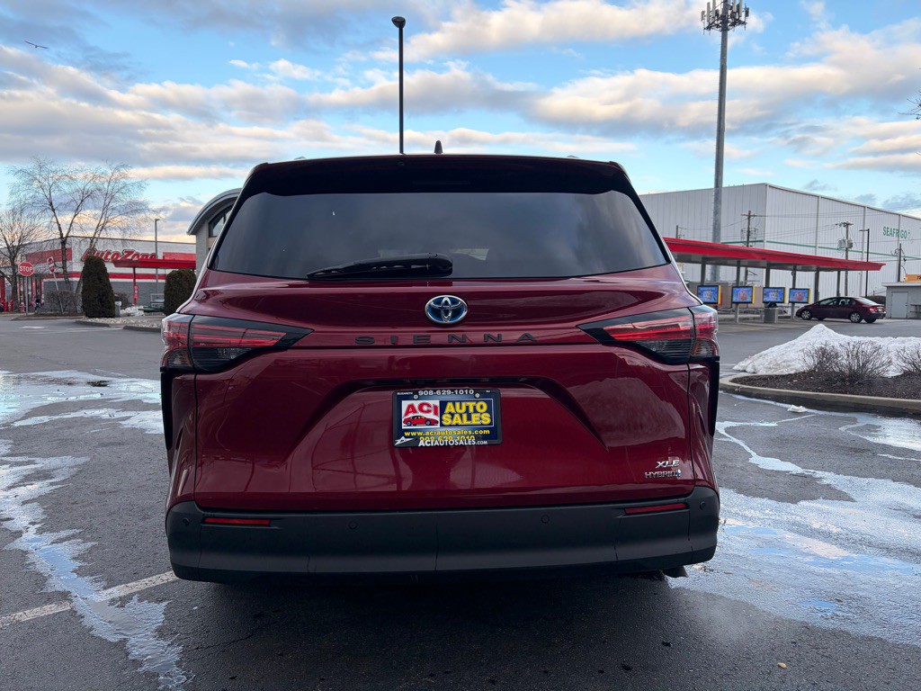 2021 Toyota Sienna Image 6