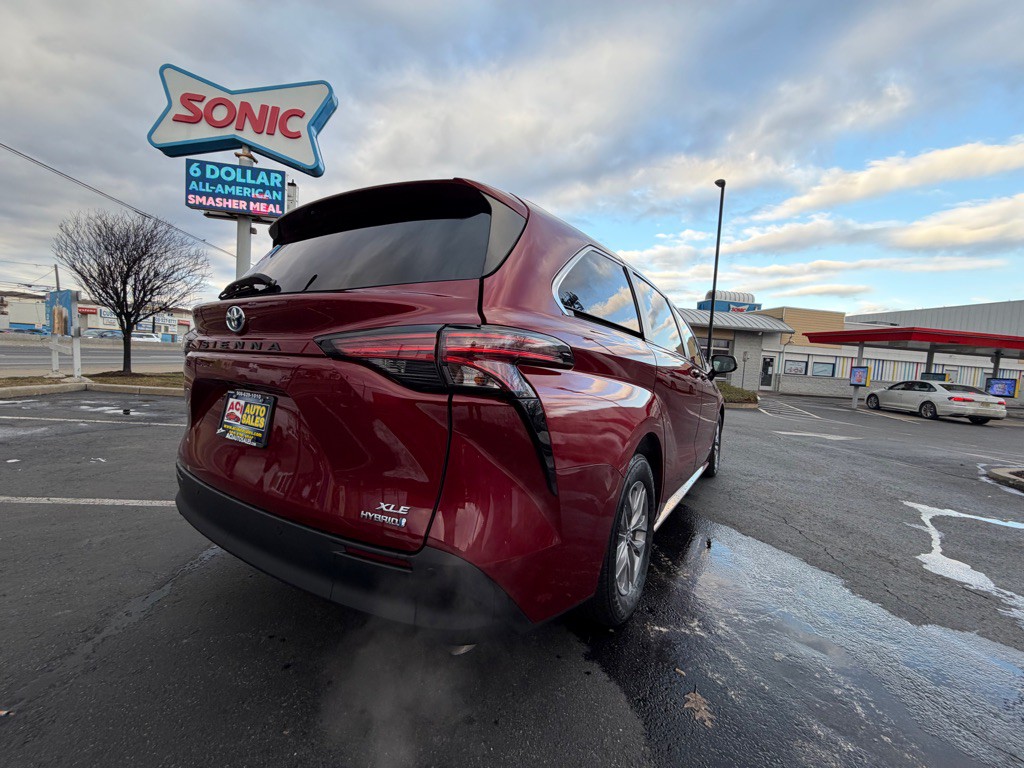 2021 Toyota Sienna Image 7