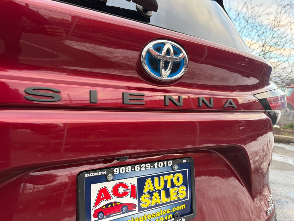 2021 Toyota Sienna Image 11