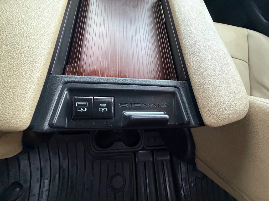 2021 Toyota Sienna Image 33