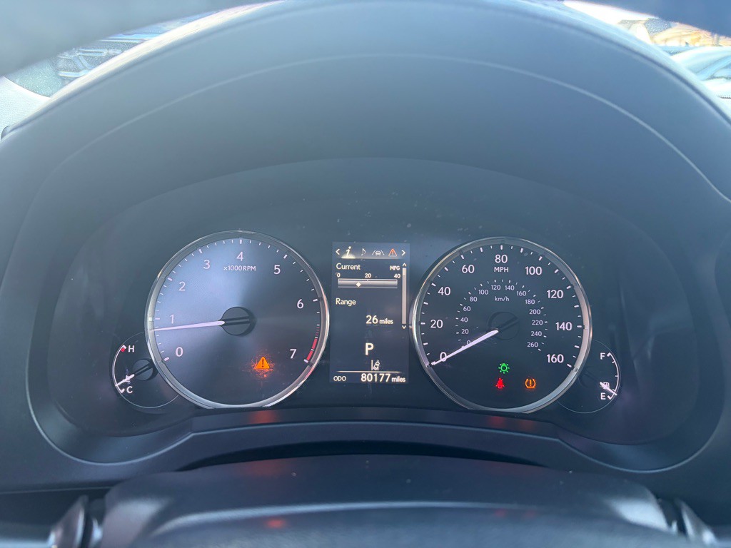2017 Lexus IS Image 18