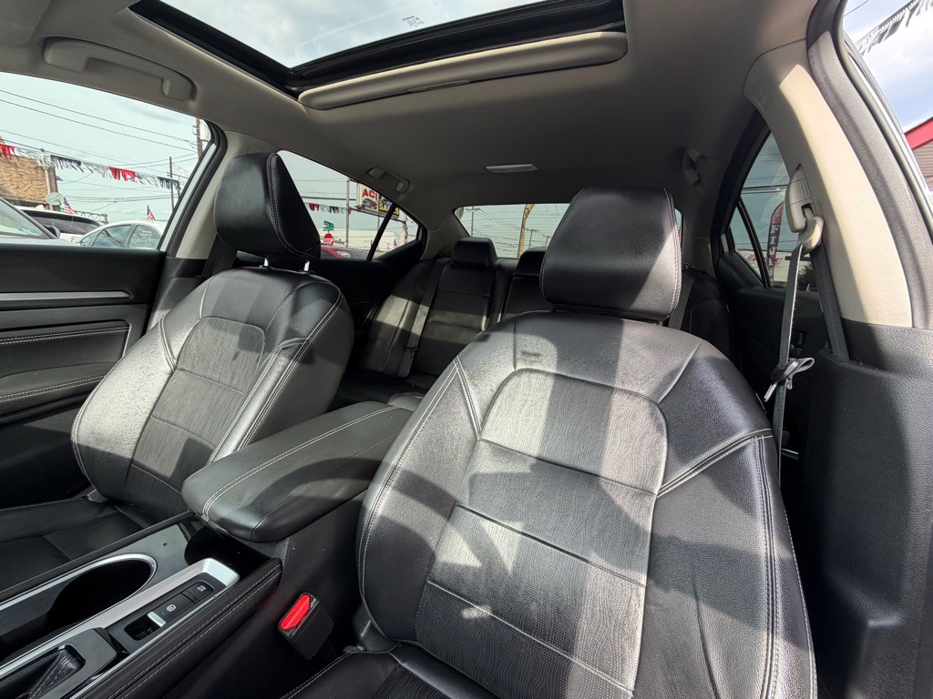 2021 Nissan Altima Image 15
