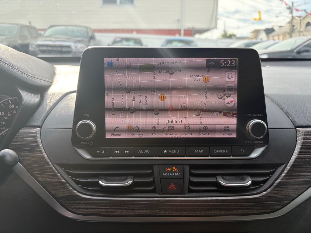 2021 Nissan Altima Image 19