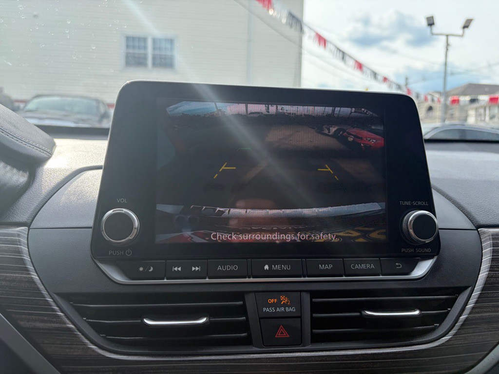 2021 Nissan Altima Image 25