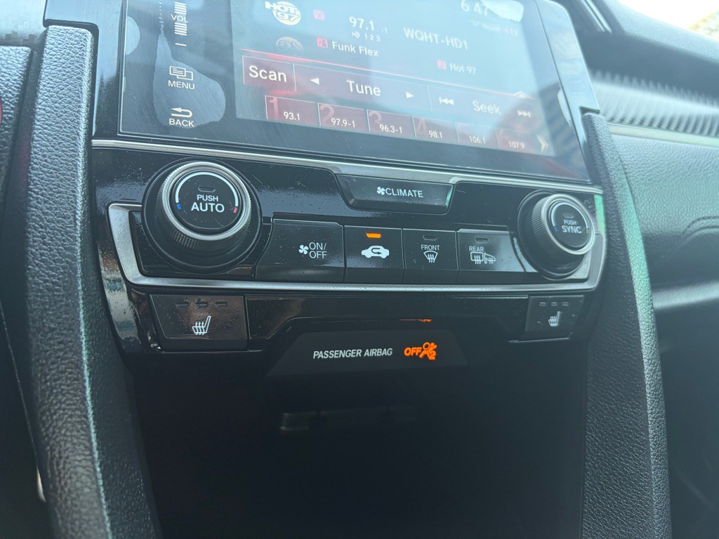 2018 Honda Civic Image 24