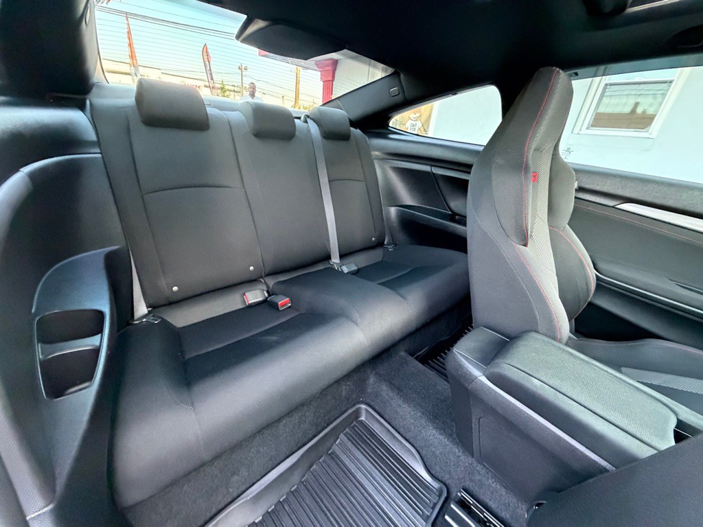 2018 Honda Civic Image 32
